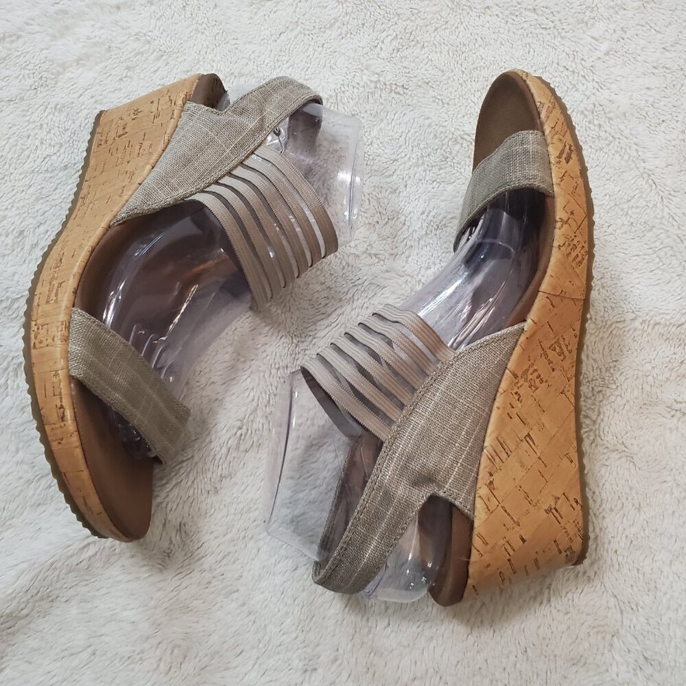 Sketchers Beige Wedge Sandals size 9